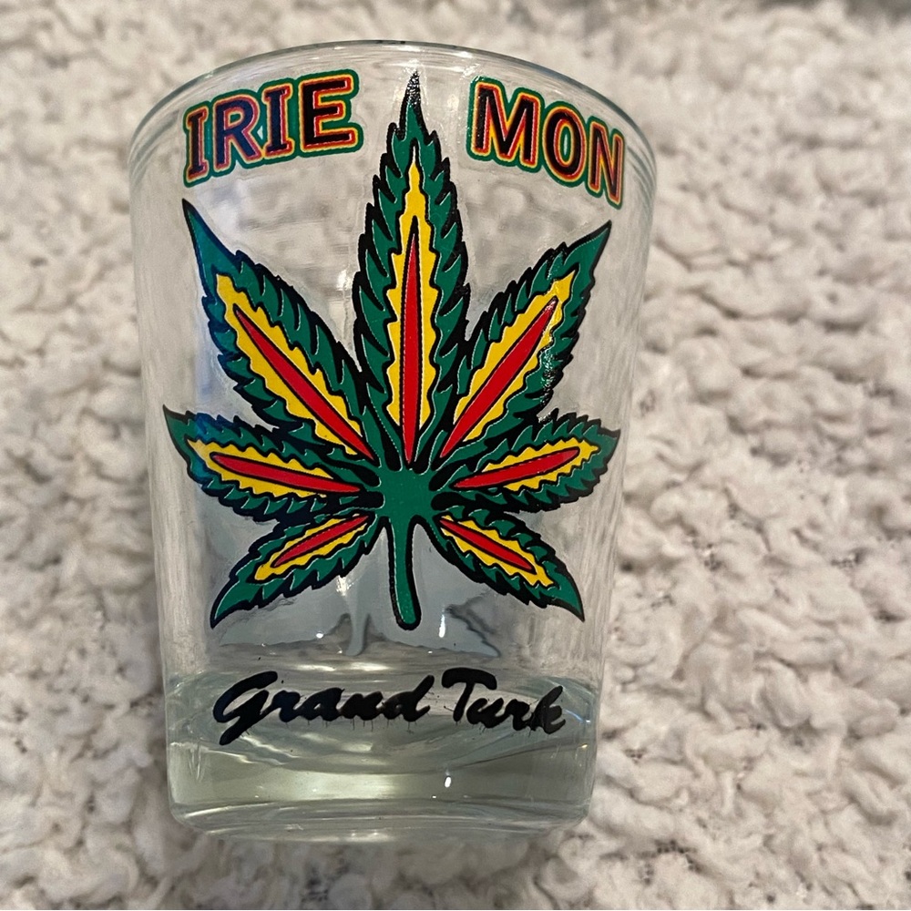 Grand Turk “leaf" clear shotglass Bahamas Irie Mon with Leaf Design drinkware